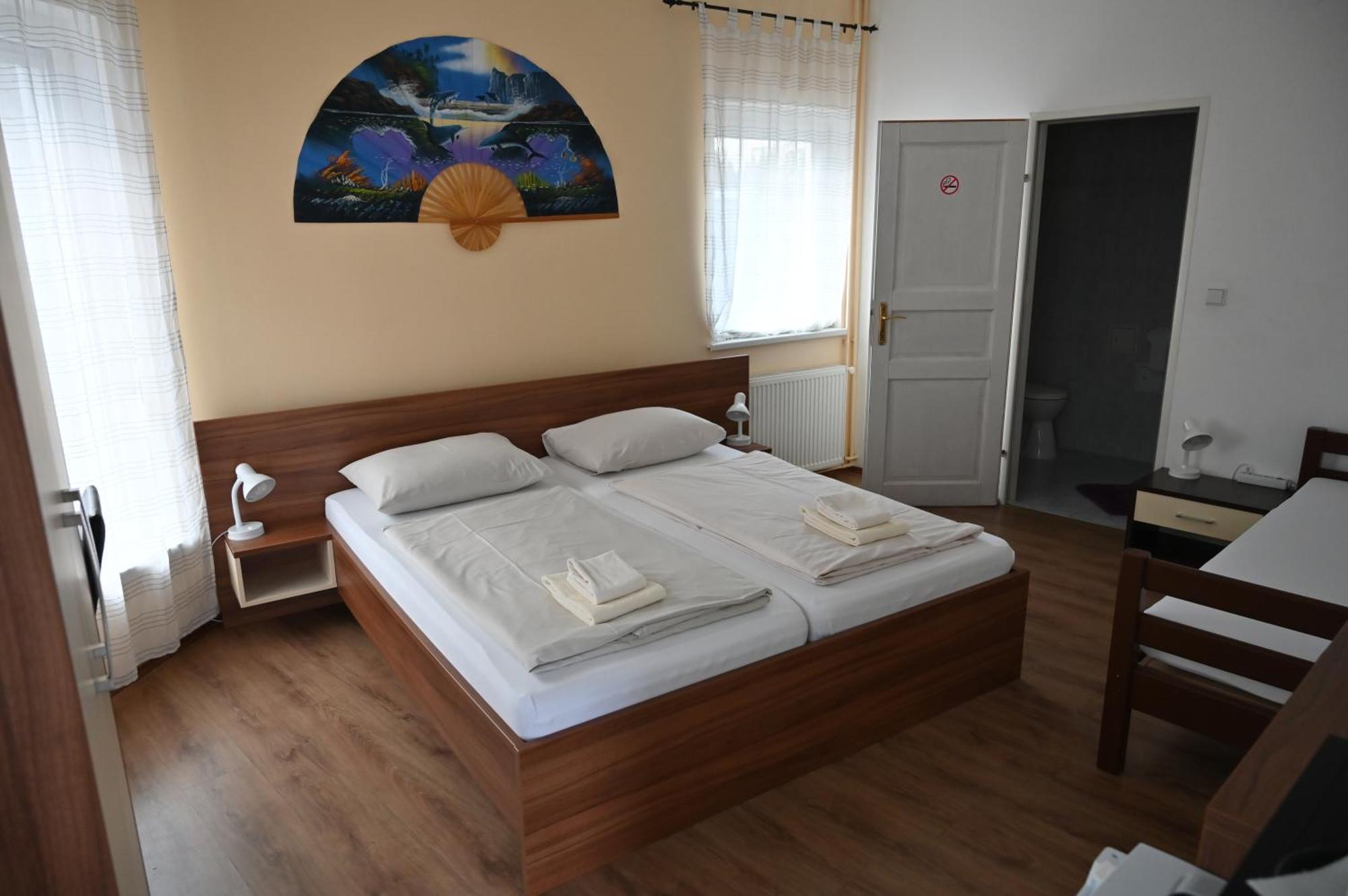 Pension Haus Nova Вінер-Нойштадт Екстер'єр фото
